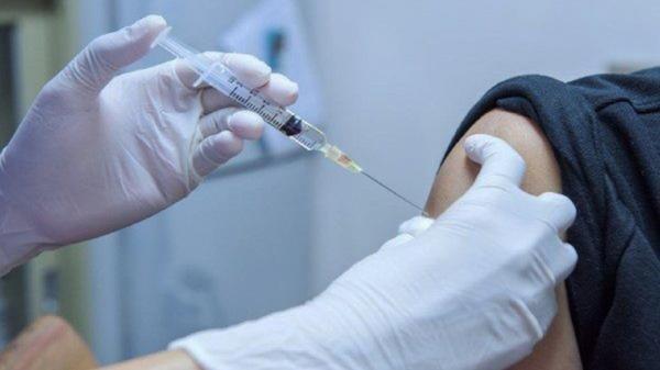 چه کسانی باید دز سوم واکسن کرونا را تزریق نمایند؟